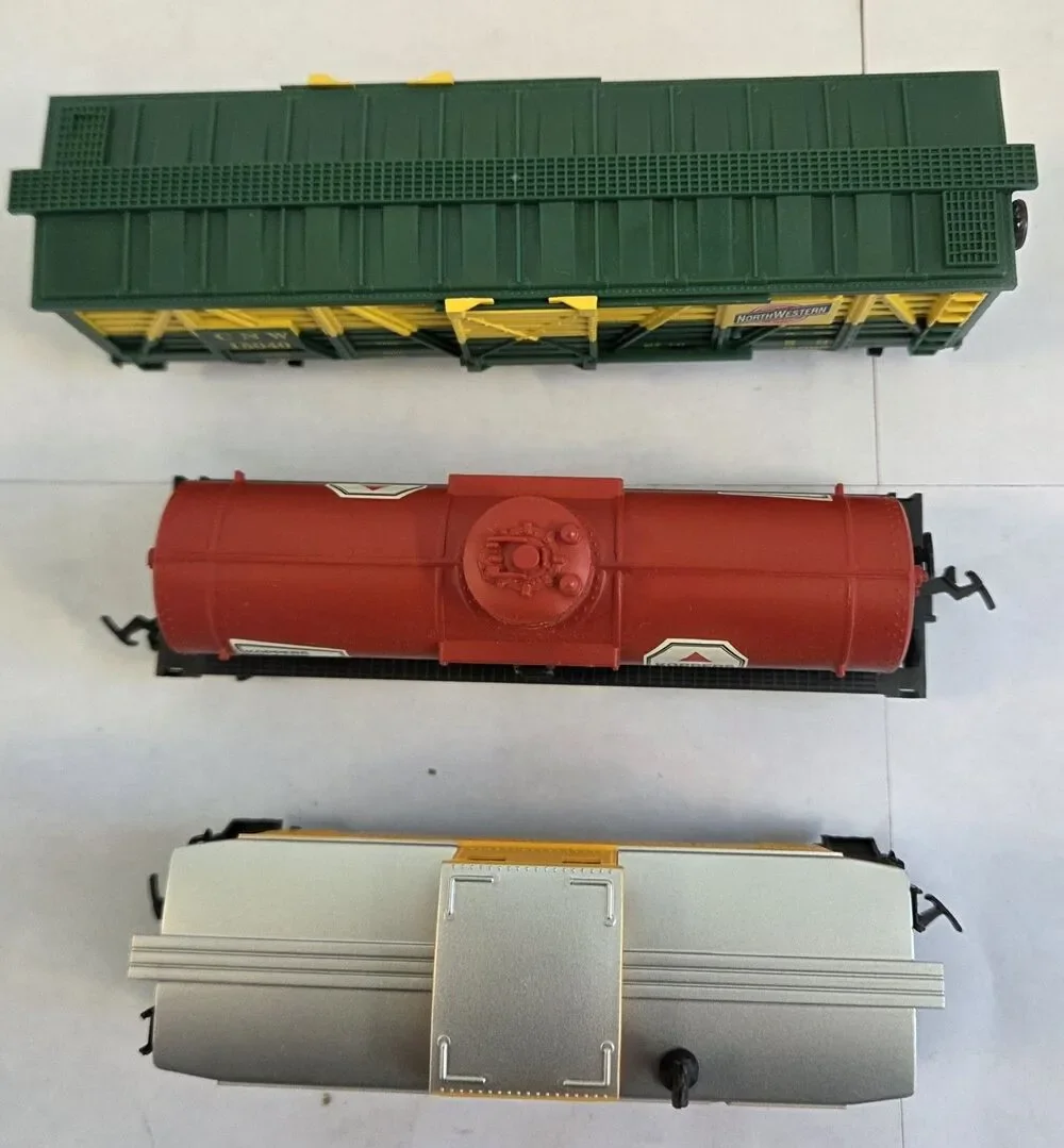 Life-Like Trains‎ HO Scale Freight Car Lot CNW Stock Car Koppers Tank UP Caboose